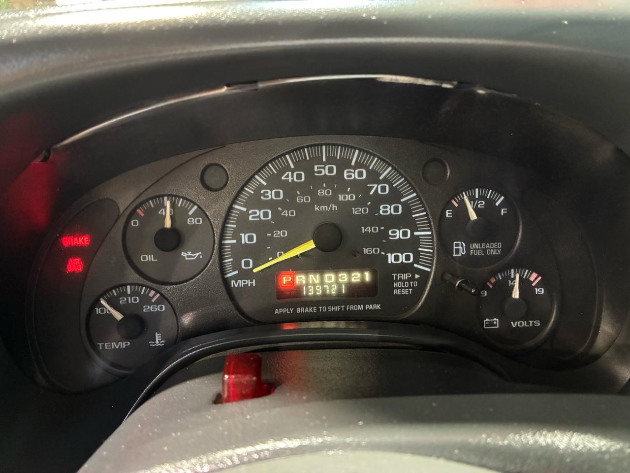 Chevrolet Express Van 1500 135" WB 2000