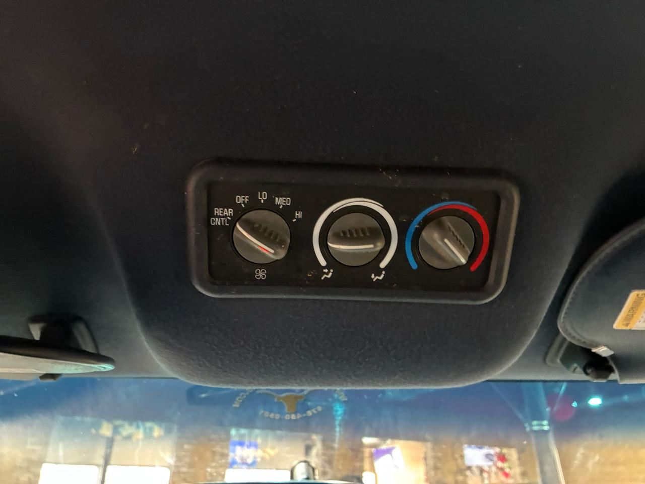 Chevrolet Express Van 1500 135" WB 2000