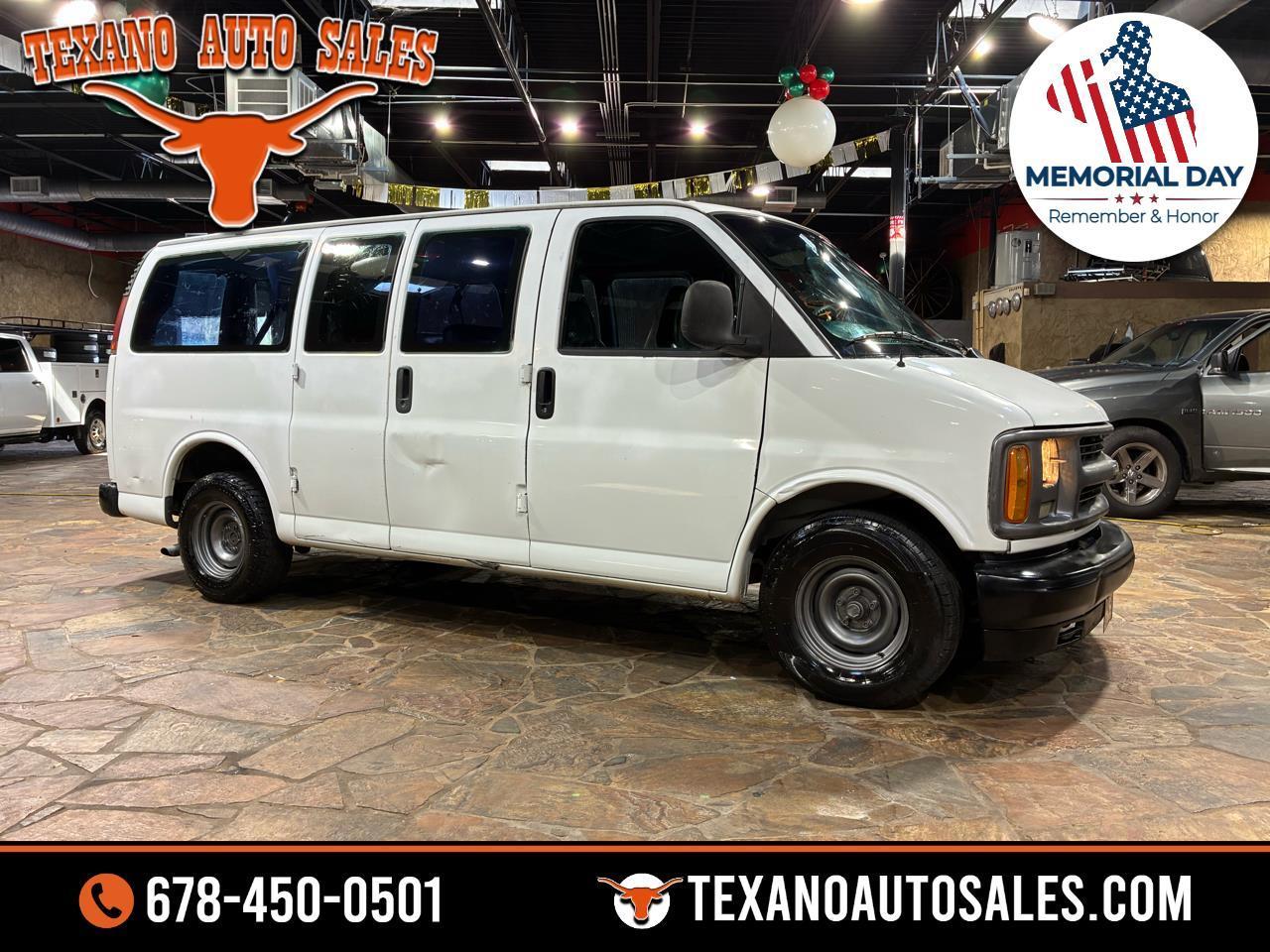 Chevrolet Express Van 1500 135" WB 2000
