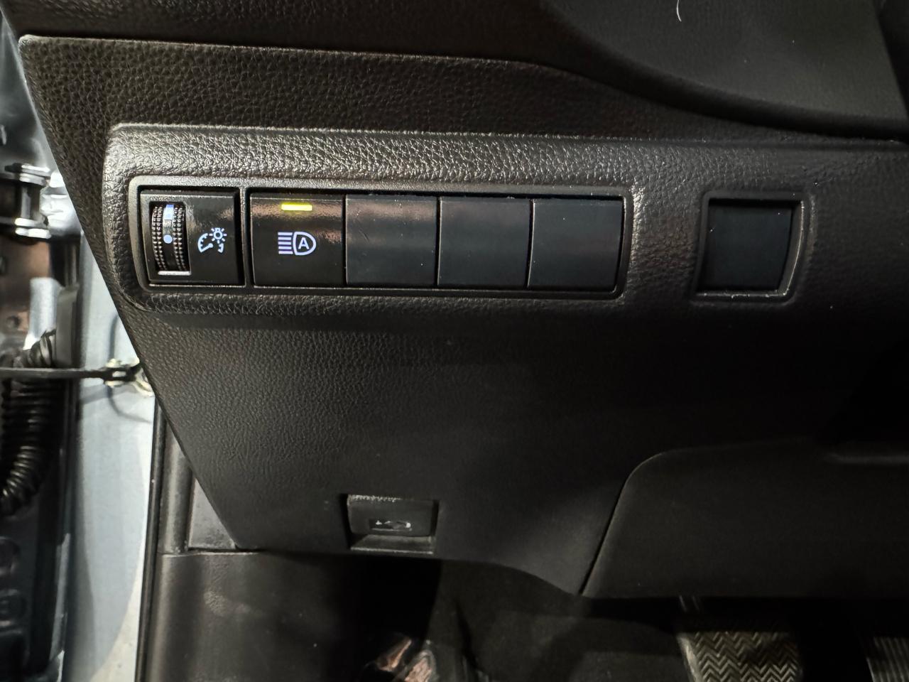 Toyota Corolla LE CVT (Natl) 2020