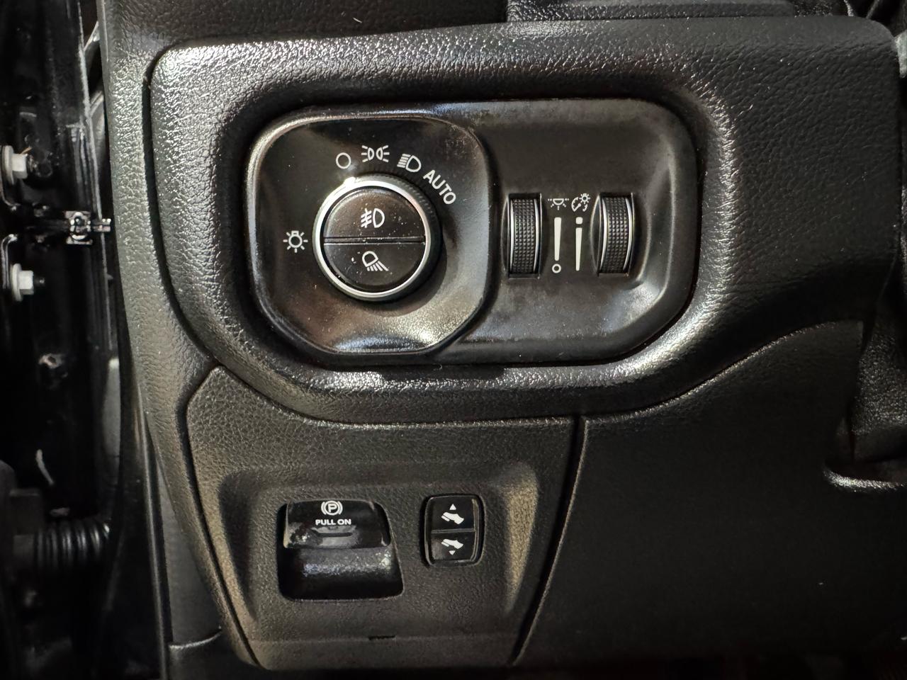 RAM 1500 Big Horn/Lone Star 4x2 Quad Cab 6'4" Box 2019