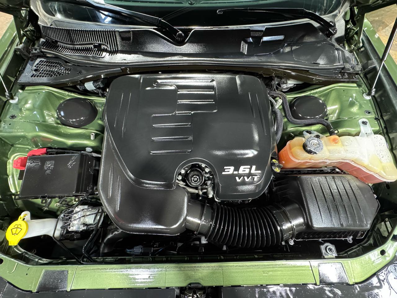 Dodge Challenger SXT RWD 2020