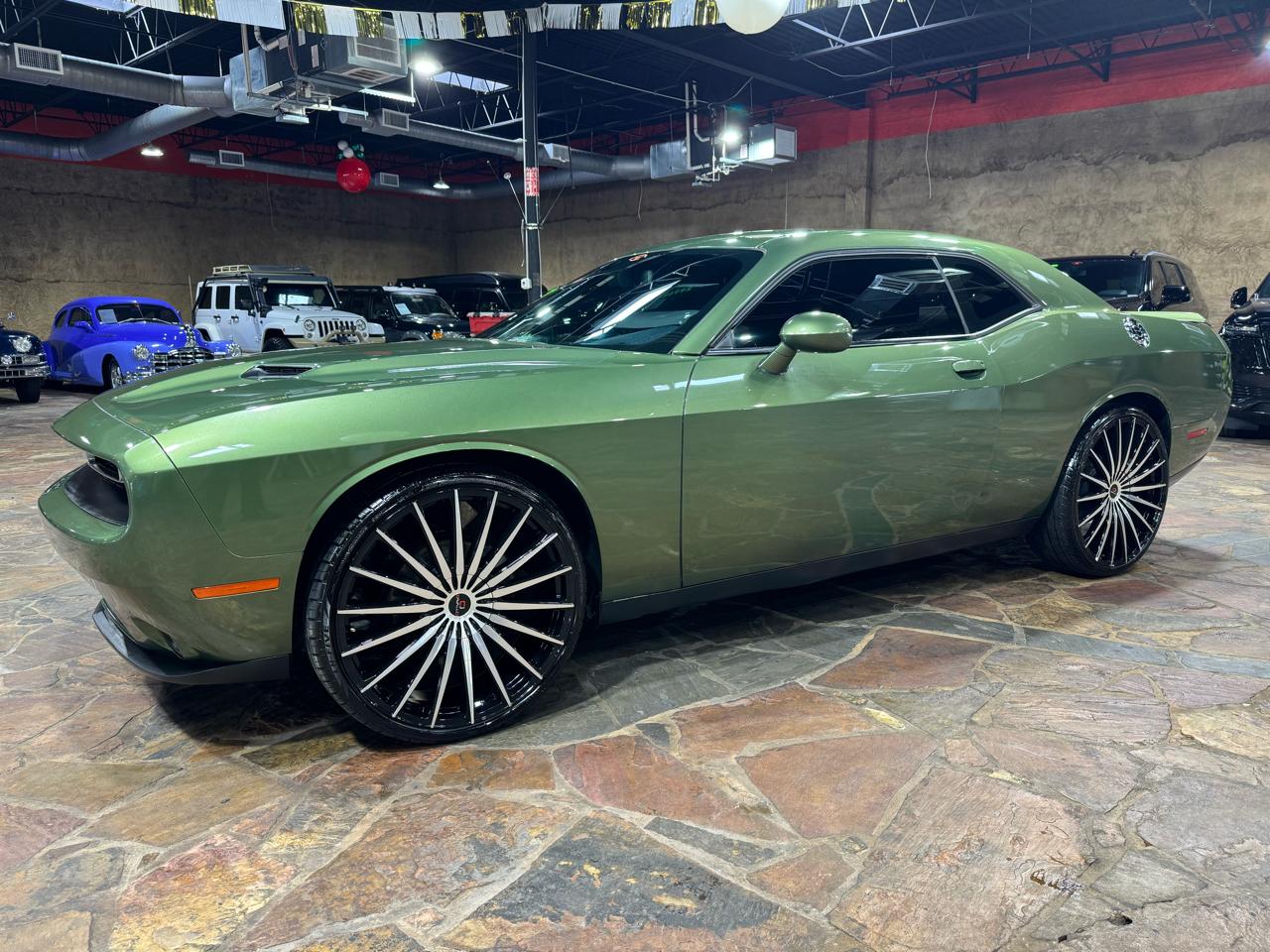 Dodge Challenger SXT RWD 2020