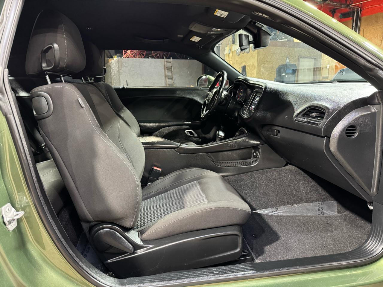 Dodge Challenger SXT RWD 2020