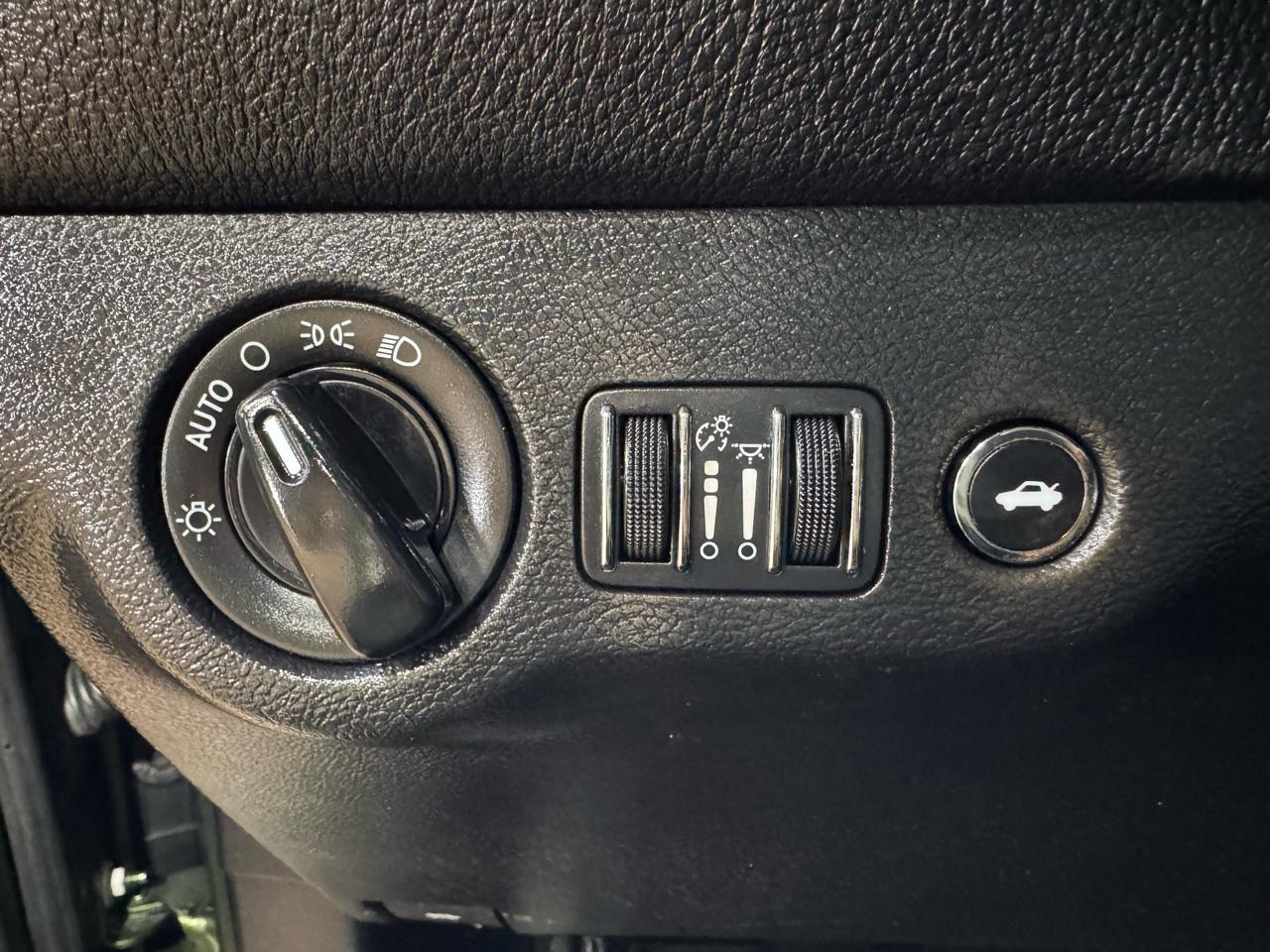 Dodge Challenger SXT RWD 2020