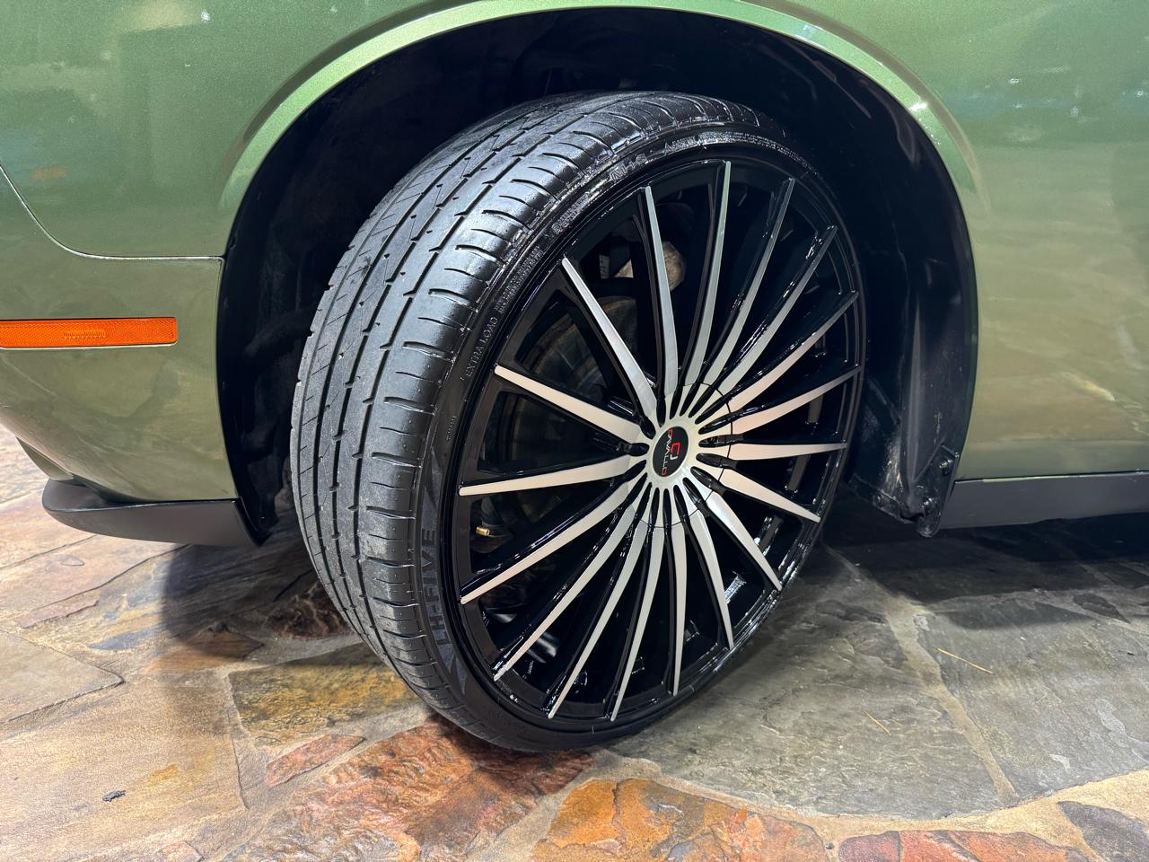 Dodge Challenger SXT RWD 2020