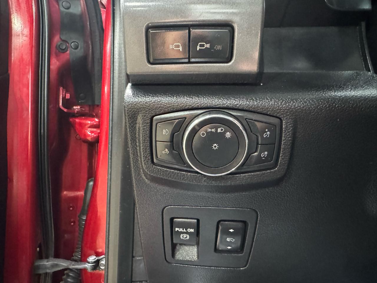 Ford F-150 4WD SuperCrew 145" XLT 2018