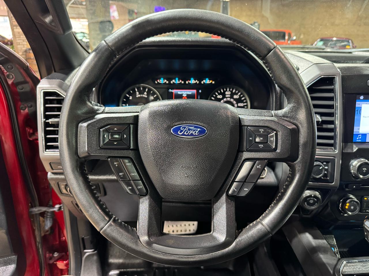 Ford F-150 4WD SuperCrew 145" XLT 2018