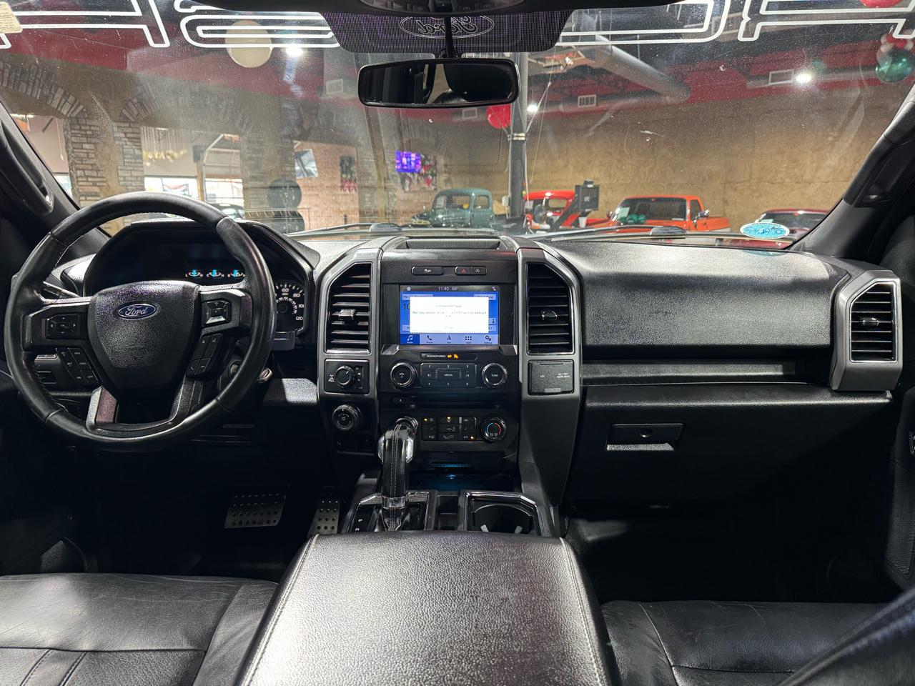 Ford F-150 4WD SuperCrew 145" XLT 2018