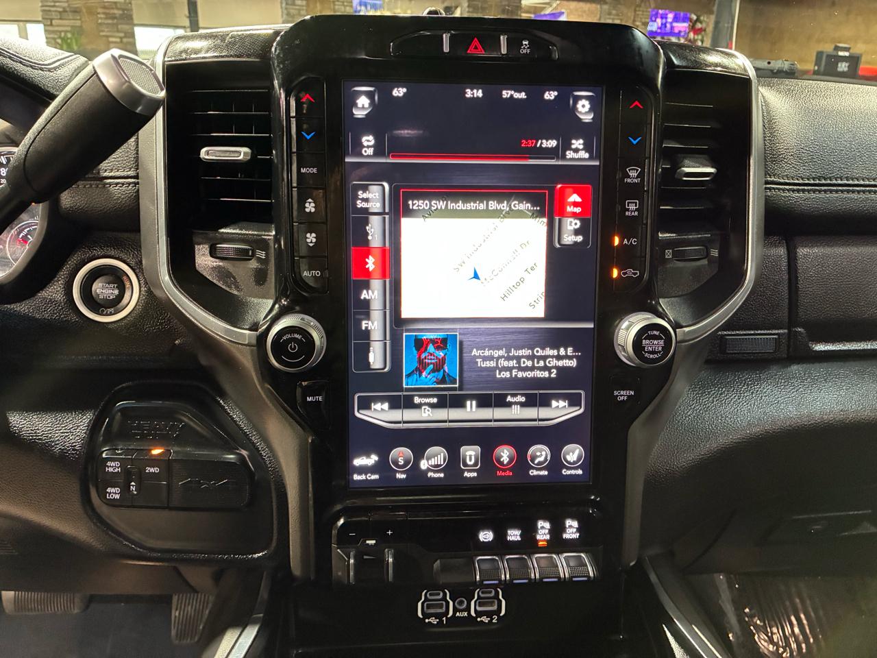 RAM 2500 Laramie 4x4 Crew Cab 6'4" Box 2021