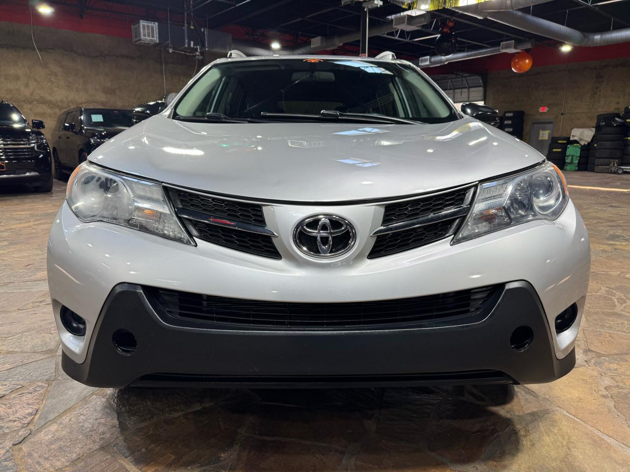 Toyota RAV4 FWD 4dr LE (Natl) 2014