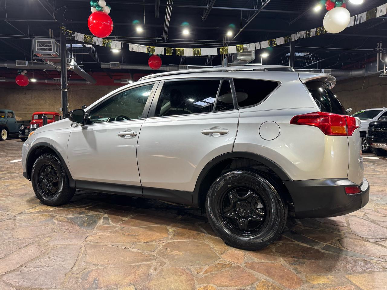 Toyota RAV4 FWD 4dr LE (Natl) 2014