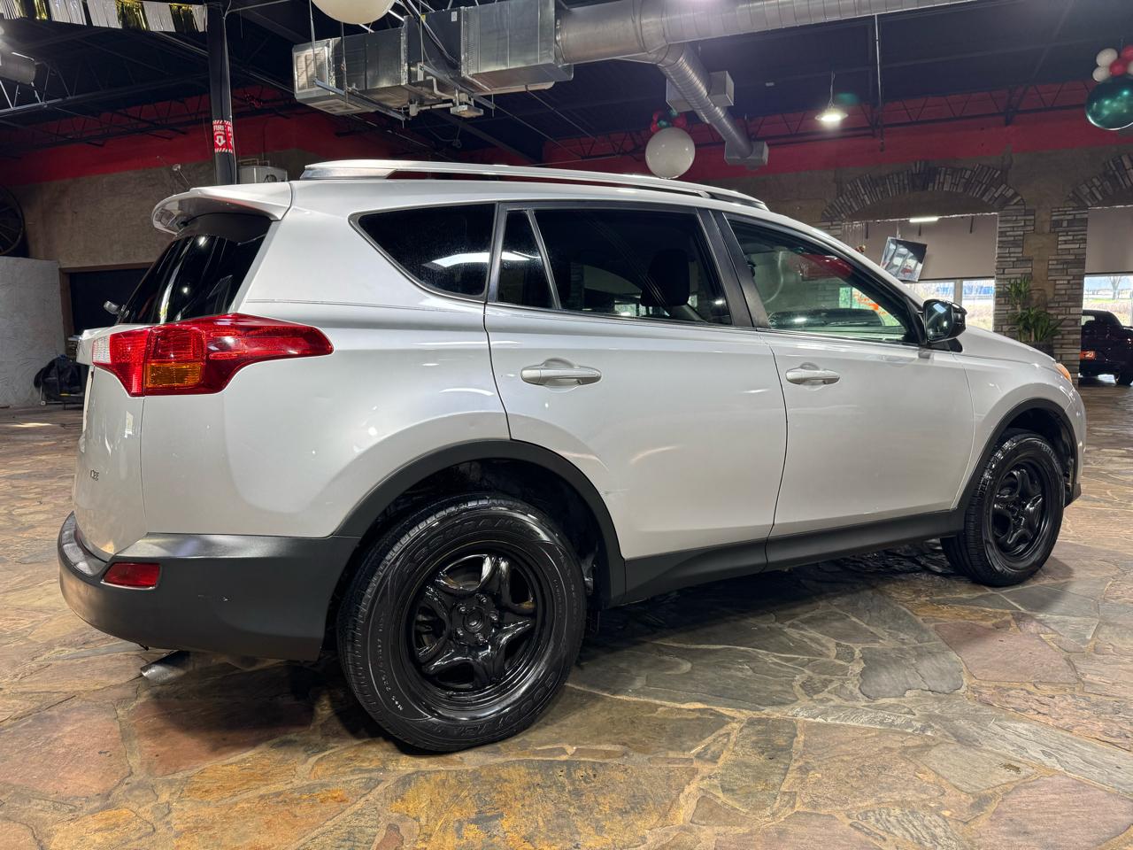 Toyota RAV4 FWD 4dr LE (Natl) 2014