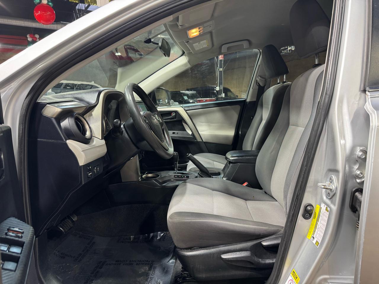 Toyota RAV4 FWD 4dr LE (Natl) 2014