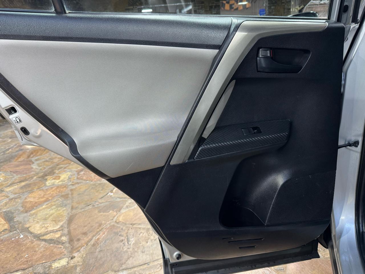 Toyota RAV4 FWD 4dr LE (Natl) 2014