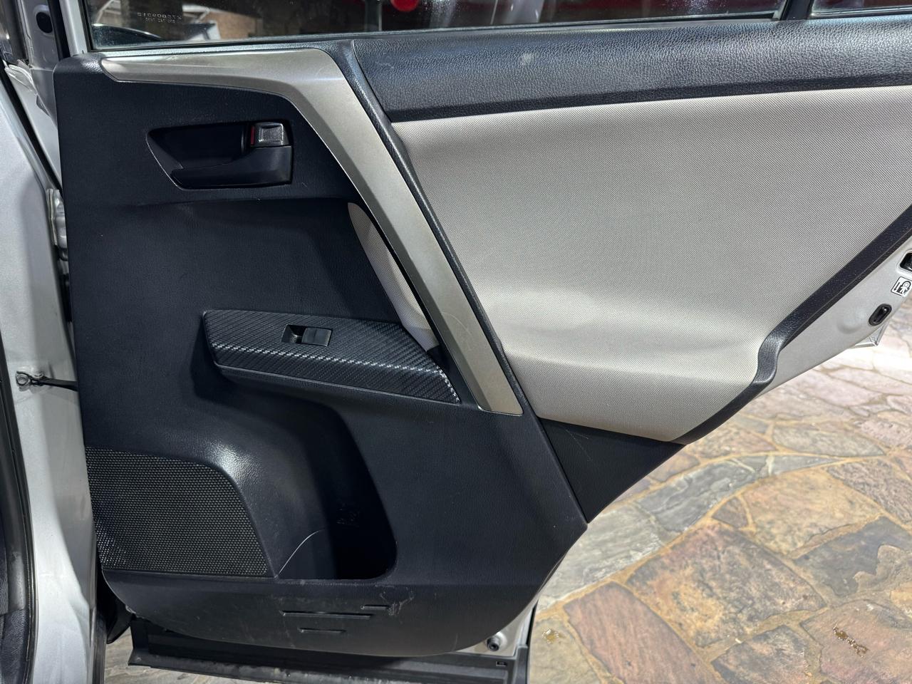 Toyota RAV4 FWD 4dr LE (Natl) 2014