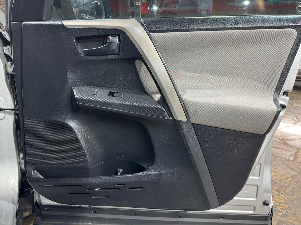 Toyota RAV4 FWD 4dr LE (Natl) 2014