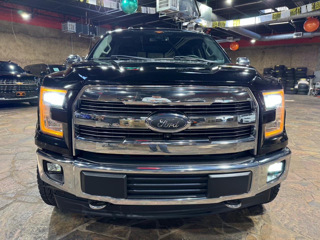 Ford F-150 4WD SuperCrew 145" Lariat 2017