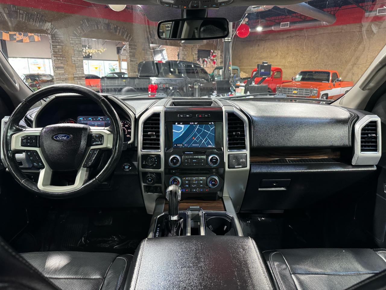 Ford F-150 4WD SuperCrew 145" Lariat 2017