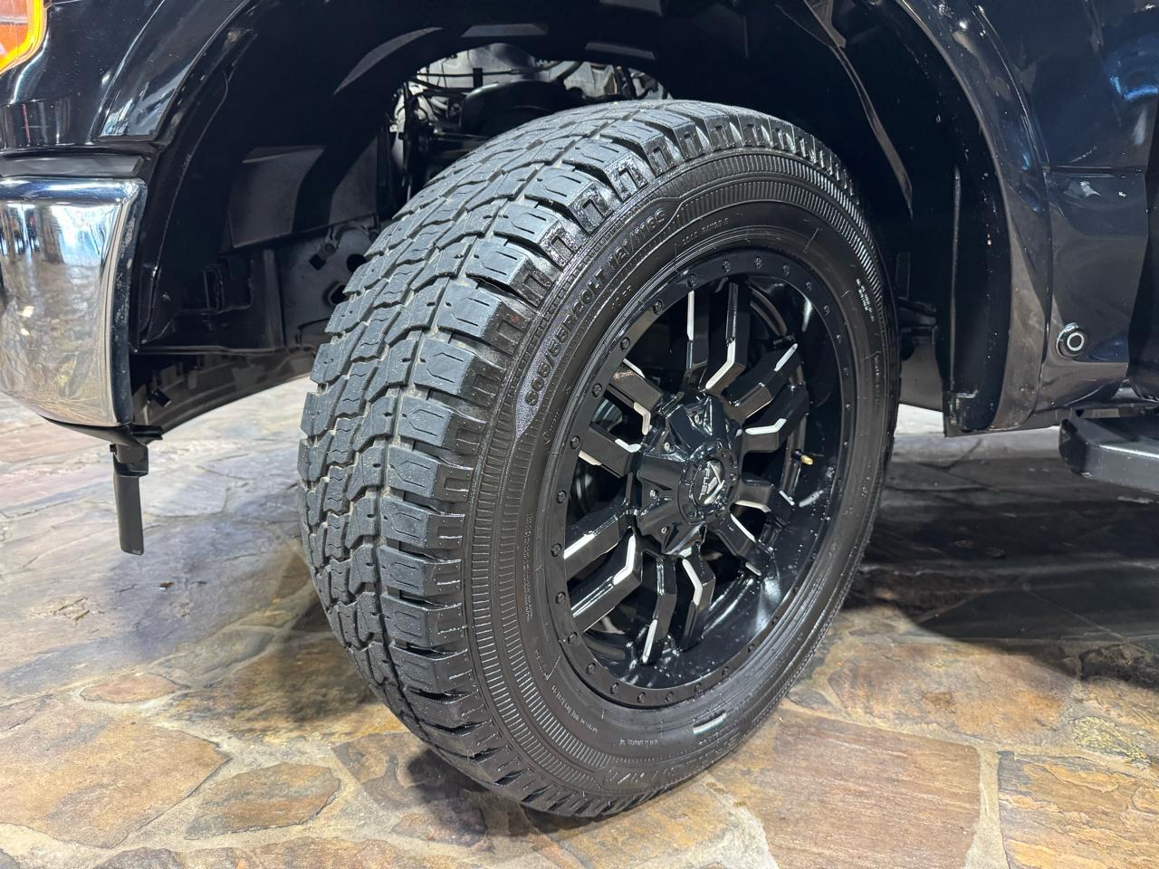 Ford F-150 4WD SuperCrew 145" Lariat 2017