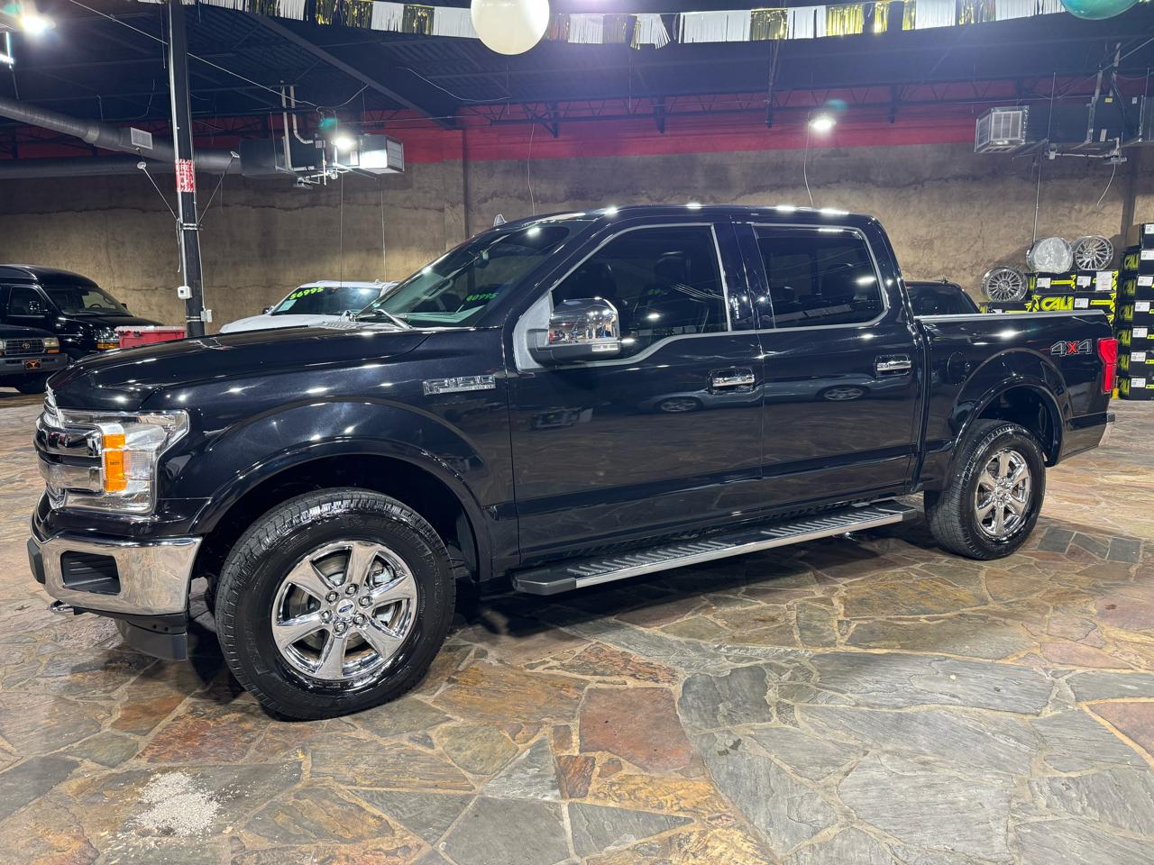 Ford F-150 4WD SuperCrew 145" Lariat 2019