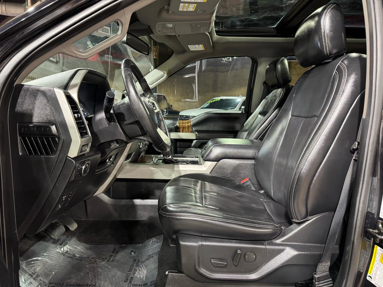 Ford F-150 4WD SuperCrew 145" Lariat 2019