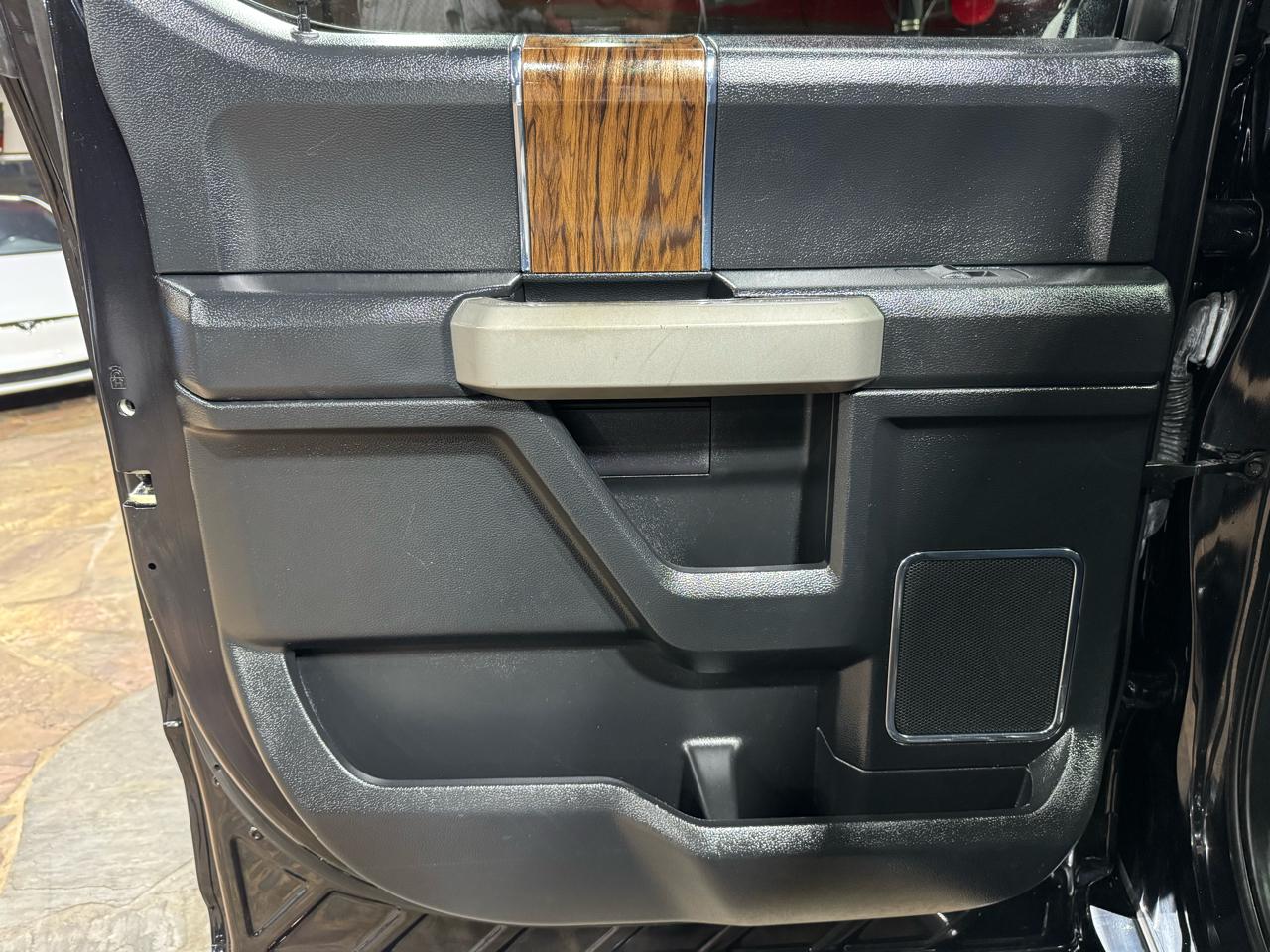 Ford F-150 4WD SuperCrew 145" Lariat 2019