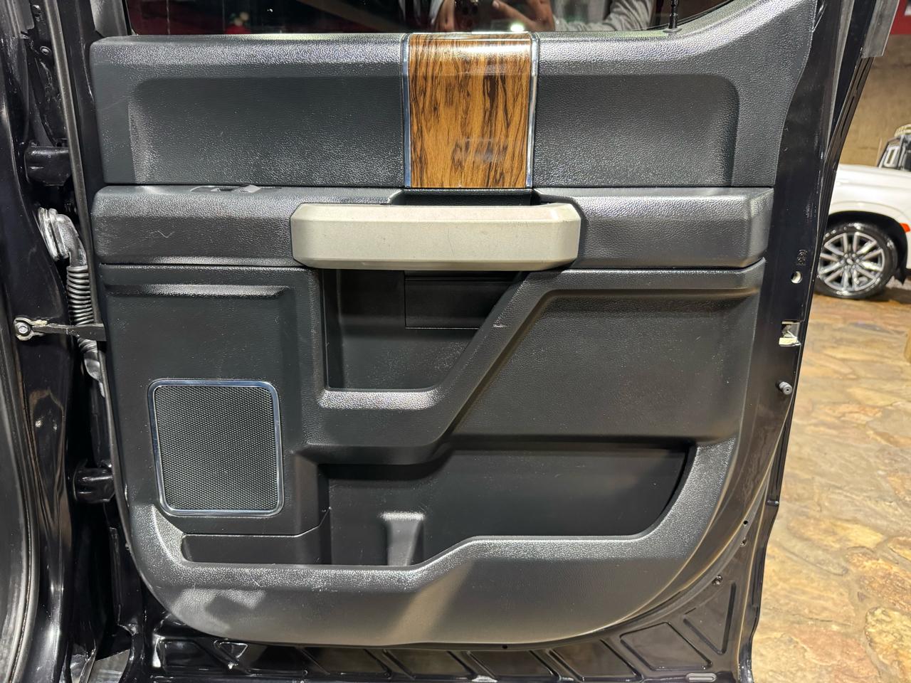 Ford F-150 4WD SuperCrew 145" Lariat 2019