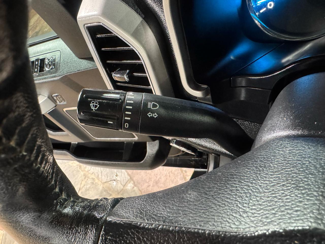 Ford F-150 4WD SuperCrew 145" Lariat 2019