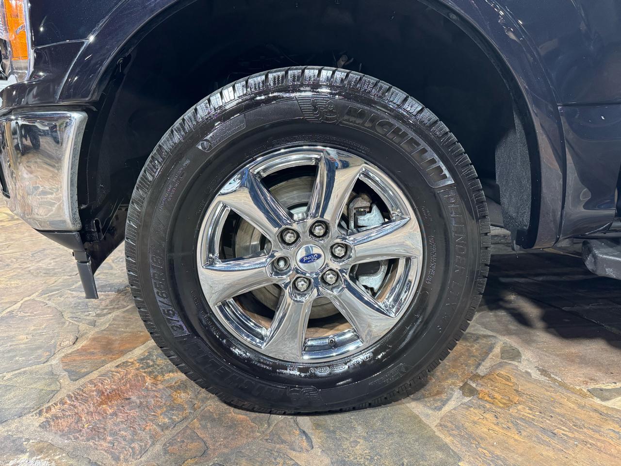 Ford F-150 4WD SuperCrew 145" Lariat 2019