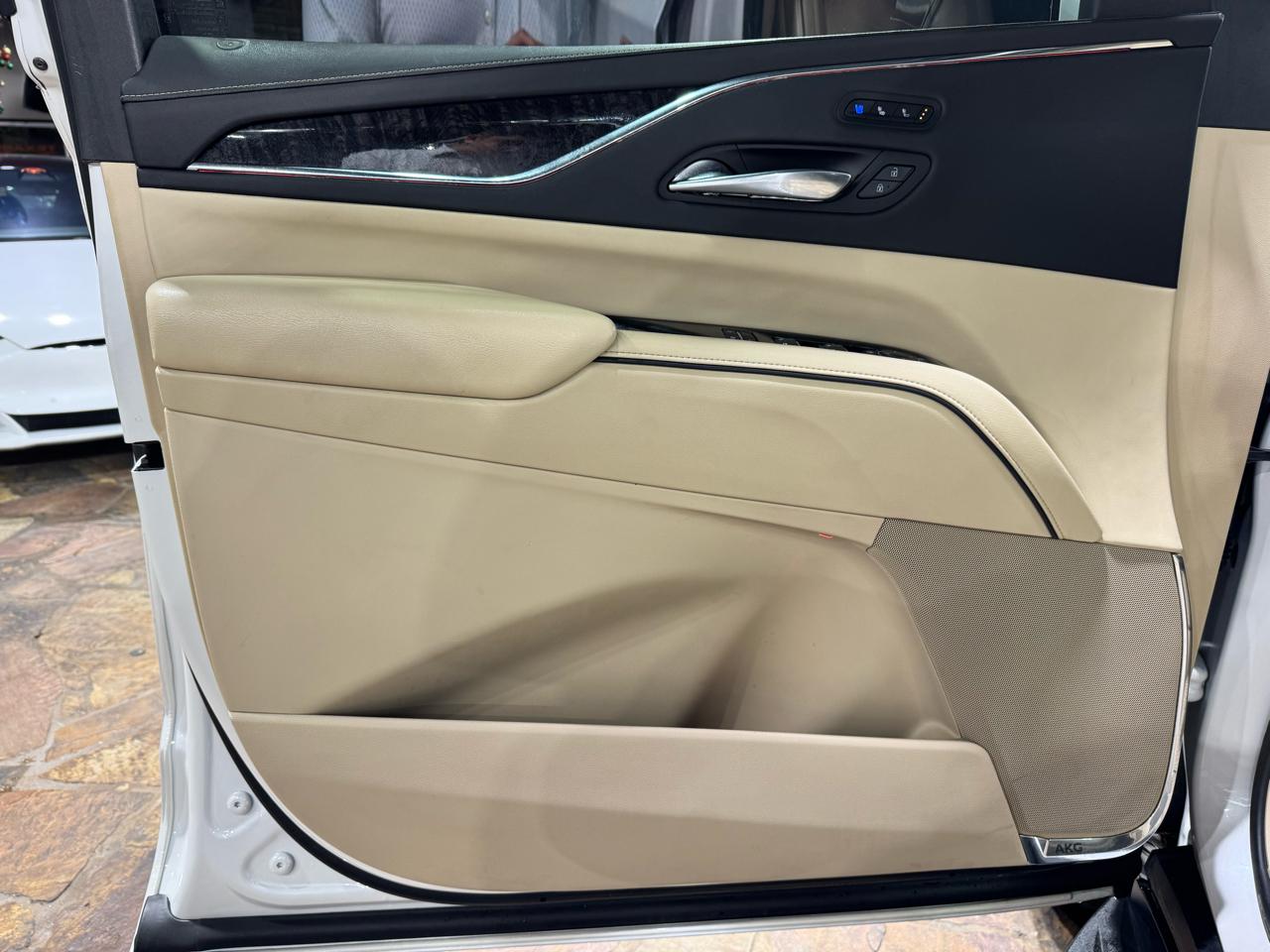 Cadillac Escalade 2WD 4dr Premium Luxury 2021