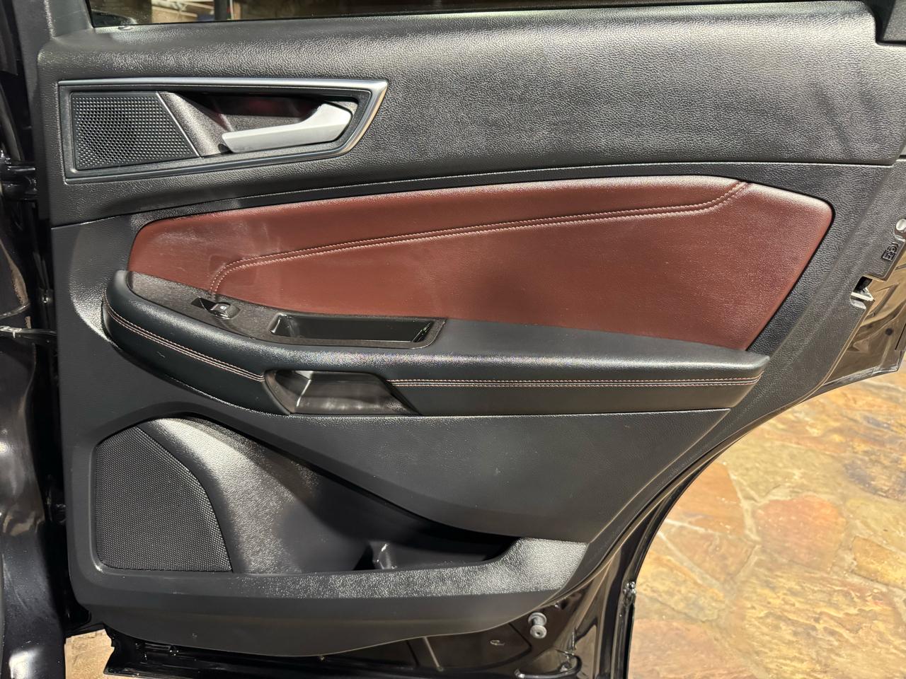 Ford Edge Titanium FWD 2020