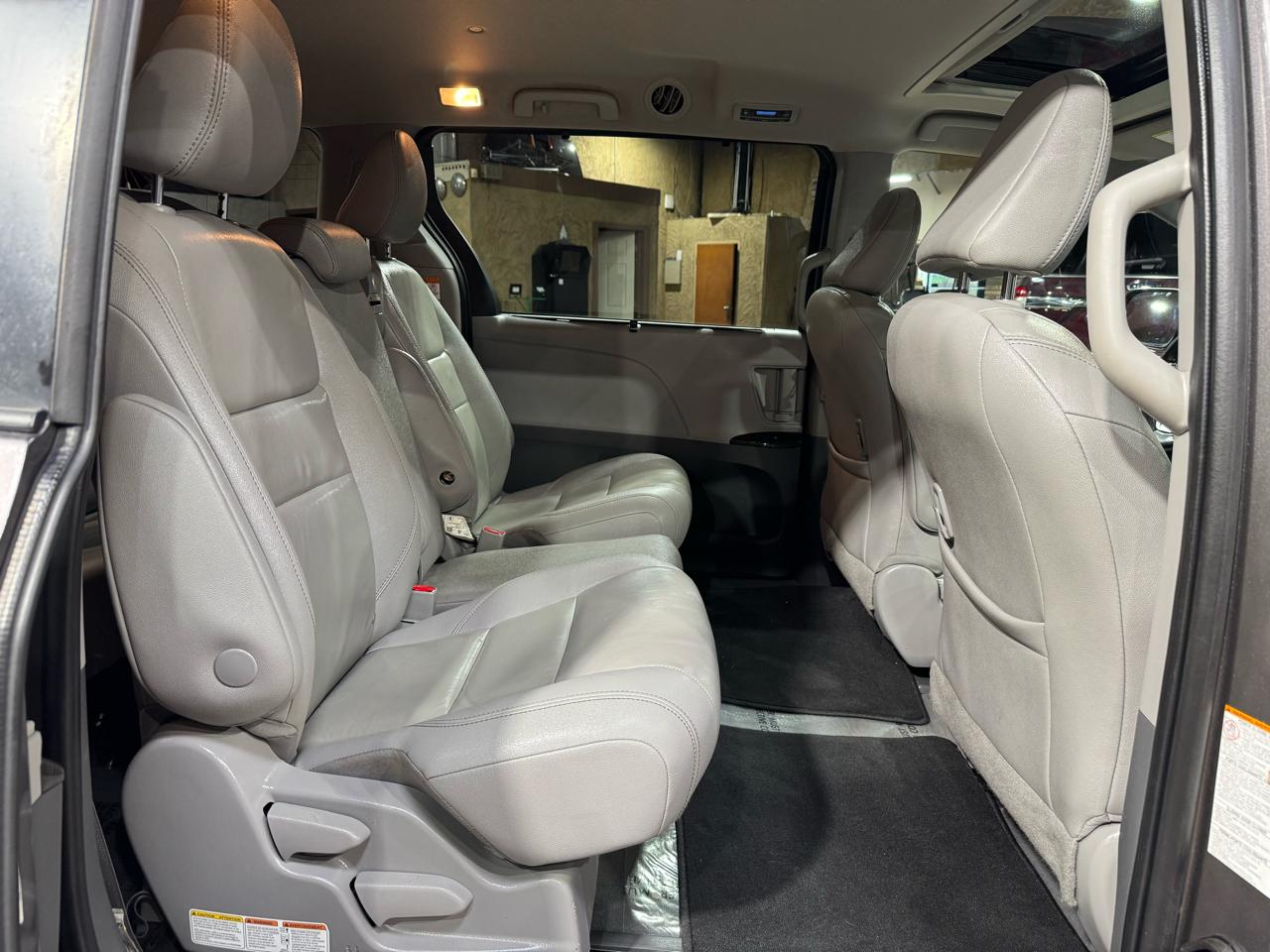 Toyota Sienna XLE Auto Access Seat FWD 7-Passenger (Natl) 2020