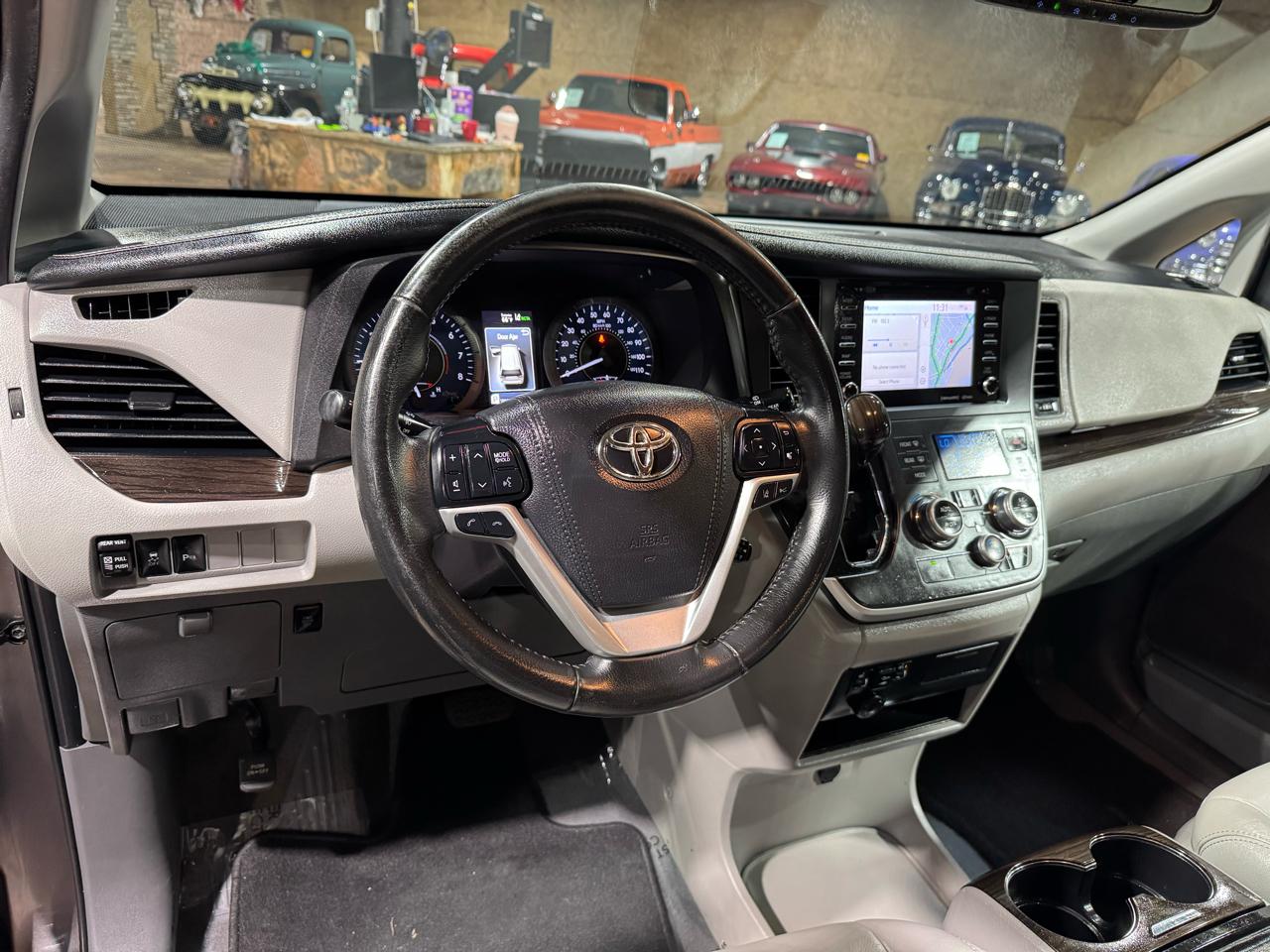 Toyota Sienna XLE Auto Access Seat FWD 7-Passenger (Natl) 2020