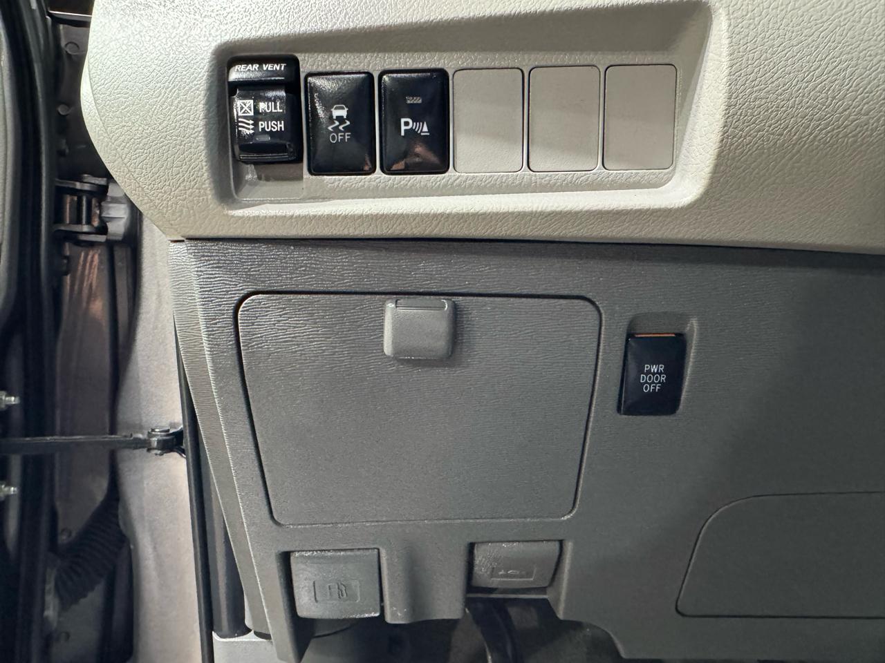 Toyota Sienna XLE Auto Access Seat FWD 7-Passenger (Natl) 2020