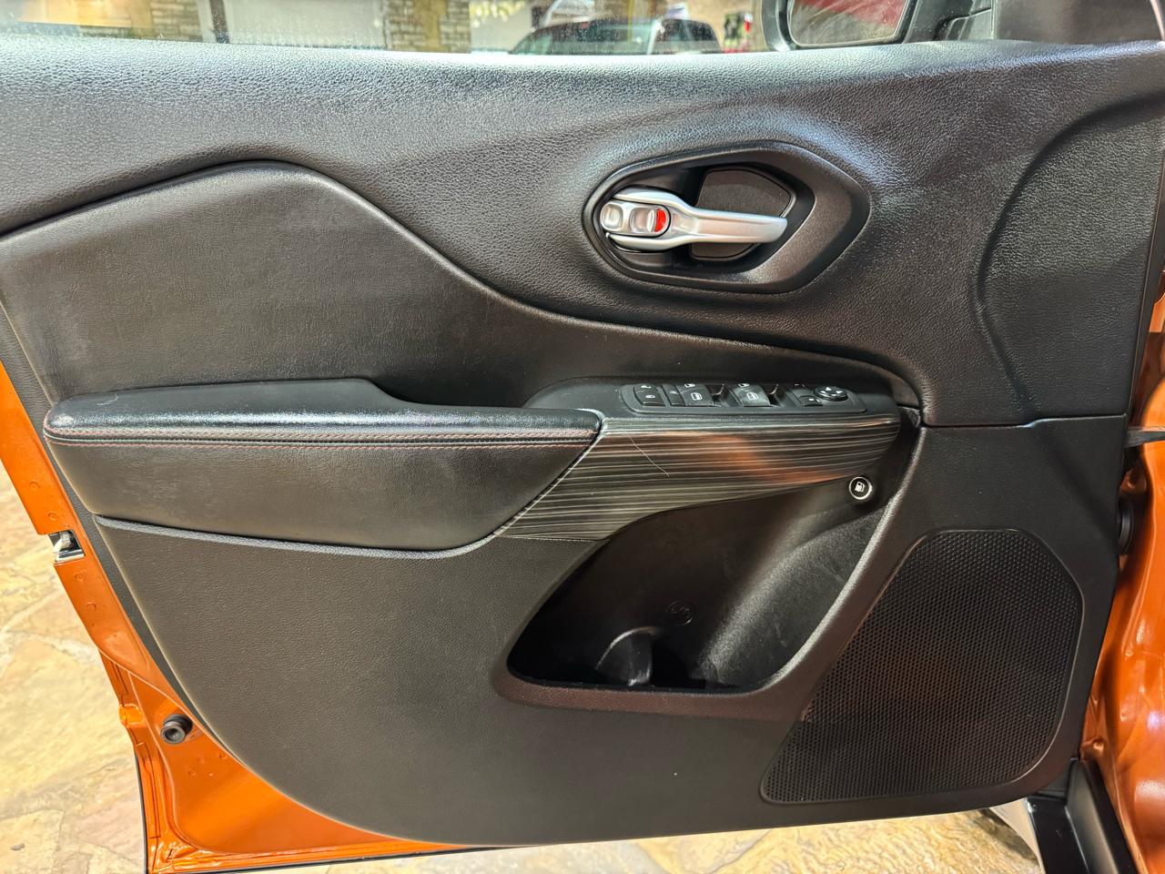 Jeep Cherokee 4WD 4dr Trailhawk 2015