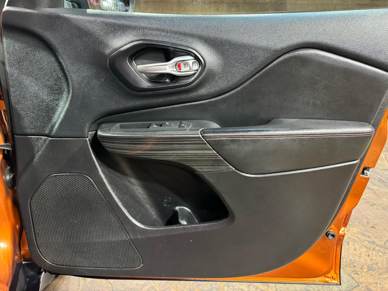 Jeep Cherokee 4WD 4dr Trailhawk 2015