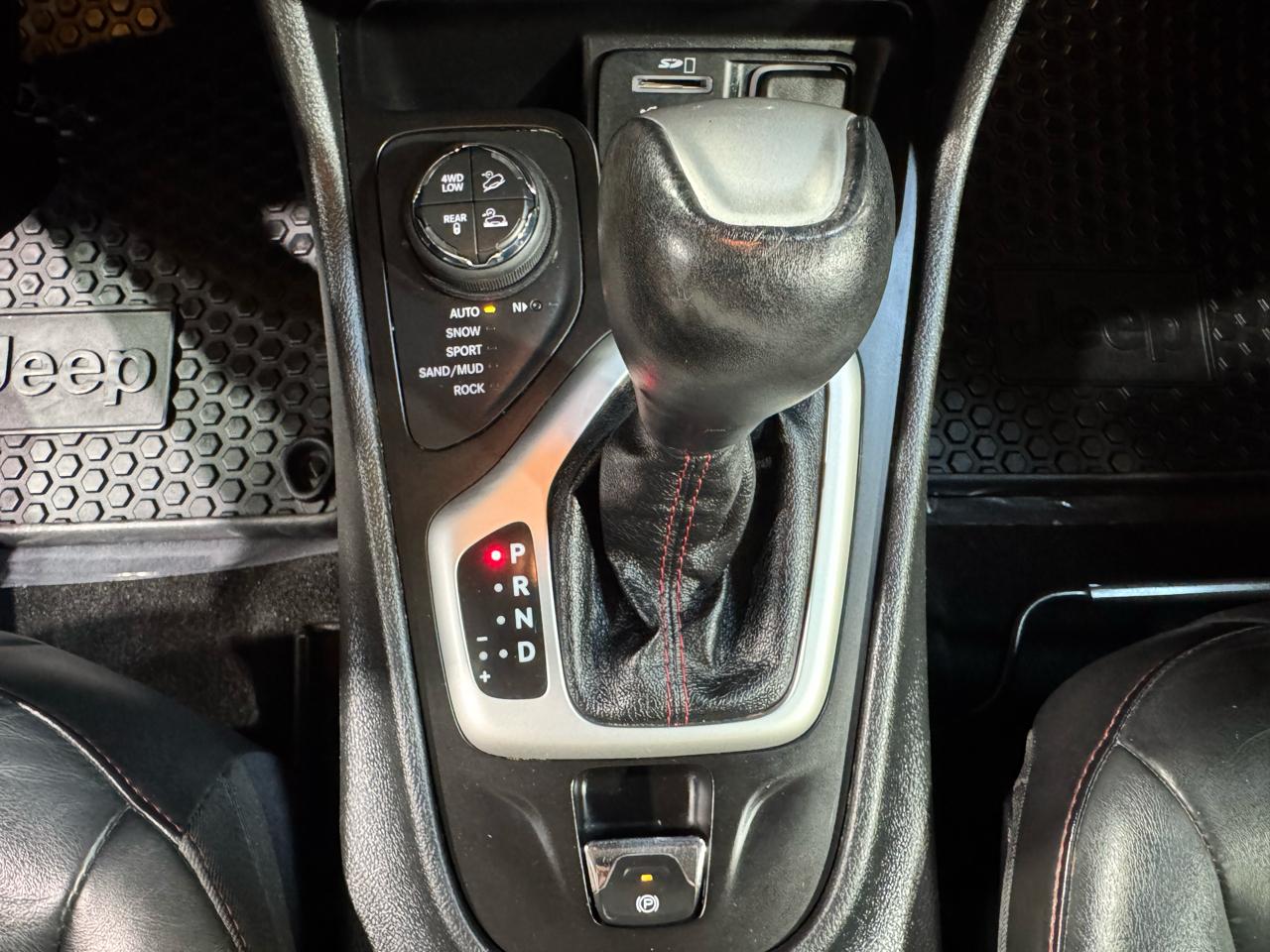 Jeep Cherokee 4WD 4dr Trailhawk 2015