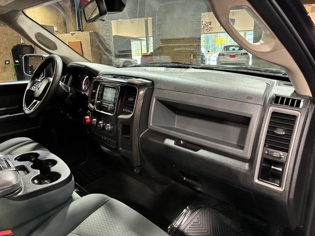 RAM 1500 2WD Crew Cab 140.5" Express 2016