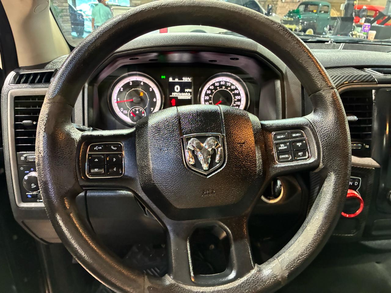 RAM 1500 2WD Crew Cab 140.5" Express 2016