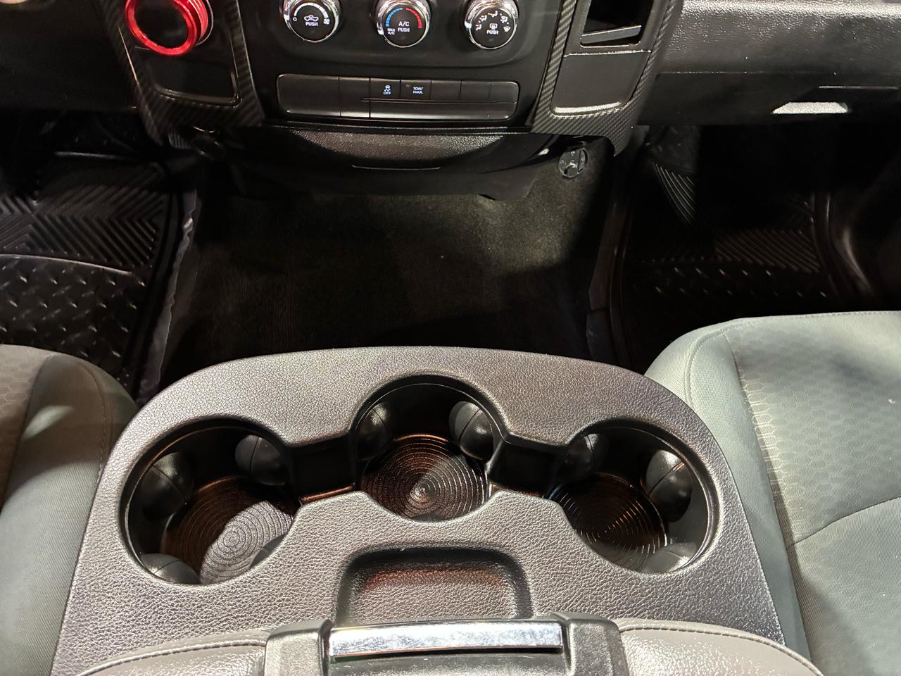 RAM 1500 2WD Crew Cab 140.5" Express 2016