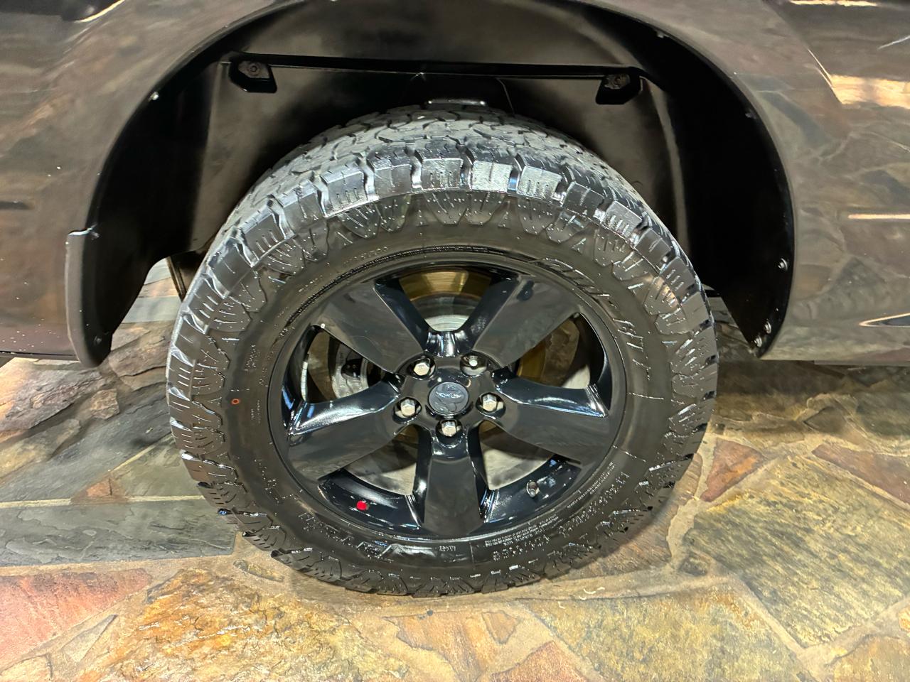 RAM 1500 2WD Crew Cab 140.5" Express 2016