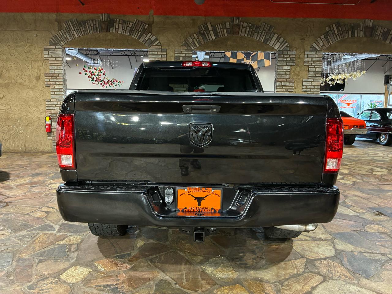 RAM 1500 2WD Crew Cab 140.5" Express 2016