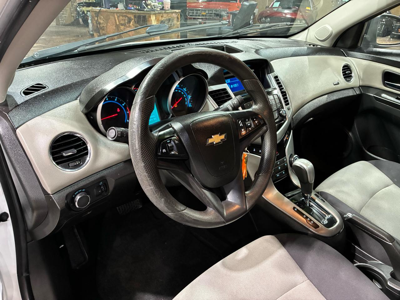 Chevrolet Cruze 4dr Sdn Auto LS 2013