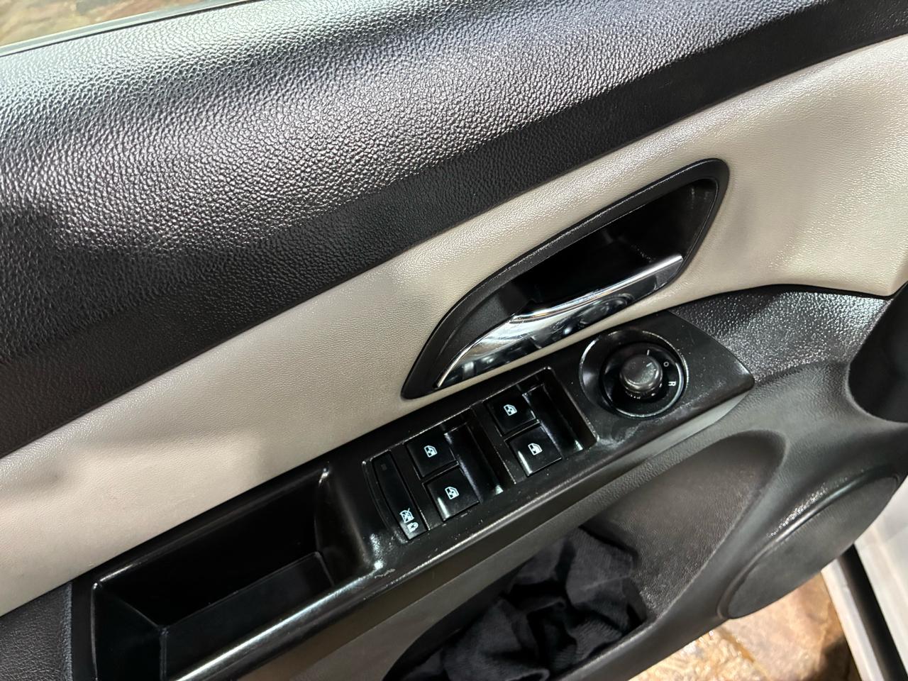 Chevrolet Cruze 4dr Sdn Auto LS 2013