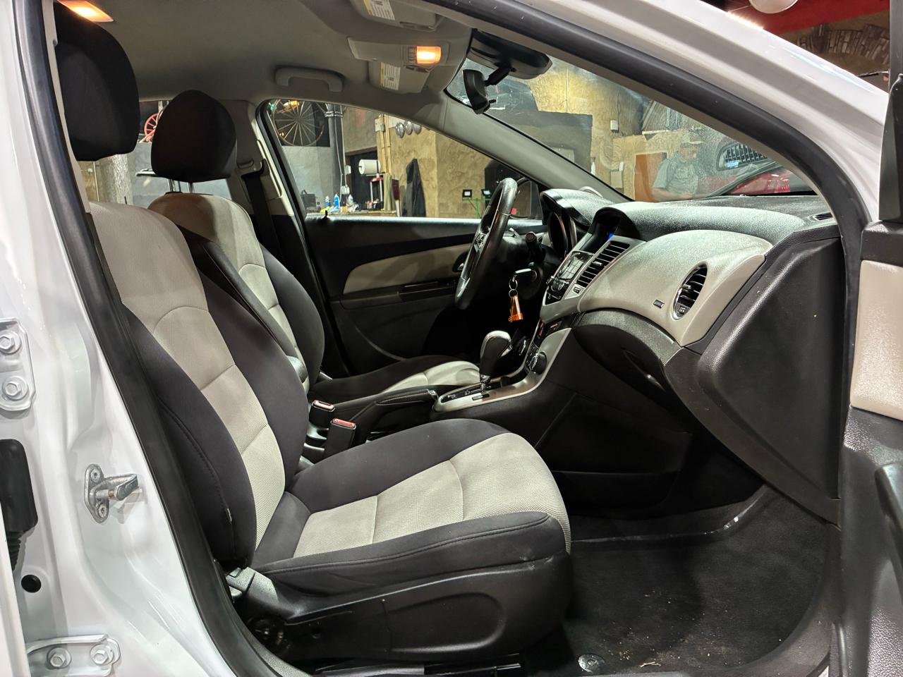 Chevrolet Cruze 4dr Sdn Auto LS 2013