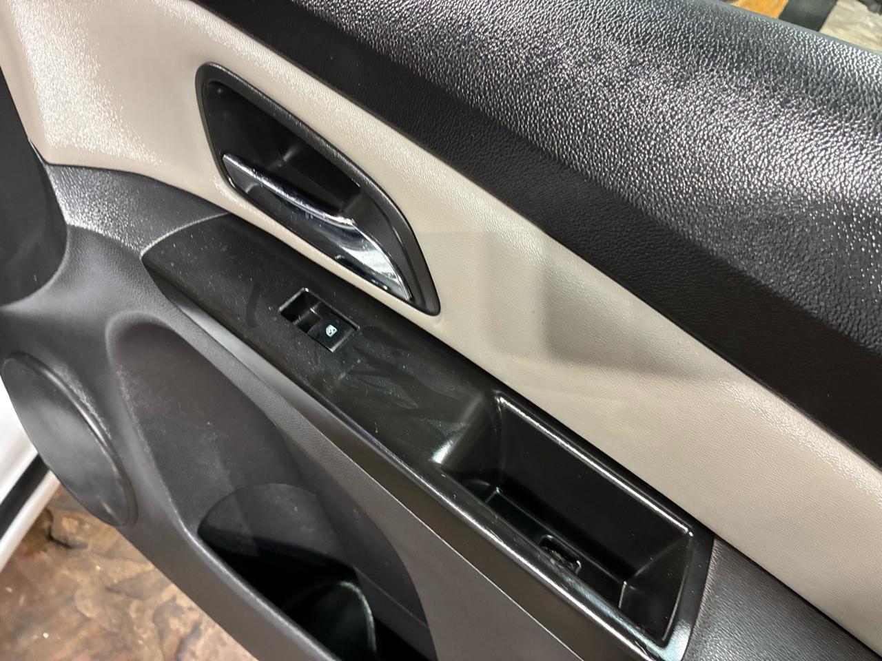 Chevrolet Cruze 4dr Sdn Auto LS 2013