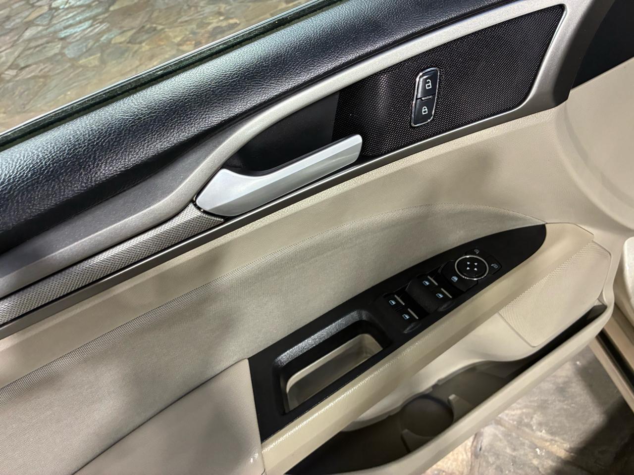 Ford Fusion SE FWD 2018