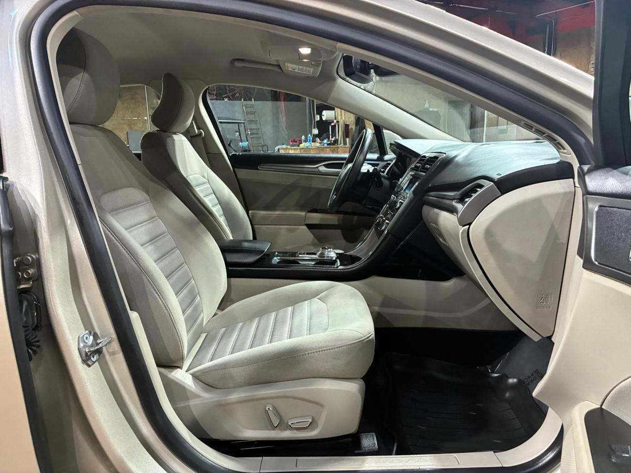 Ford Fusion SE FWD 2018