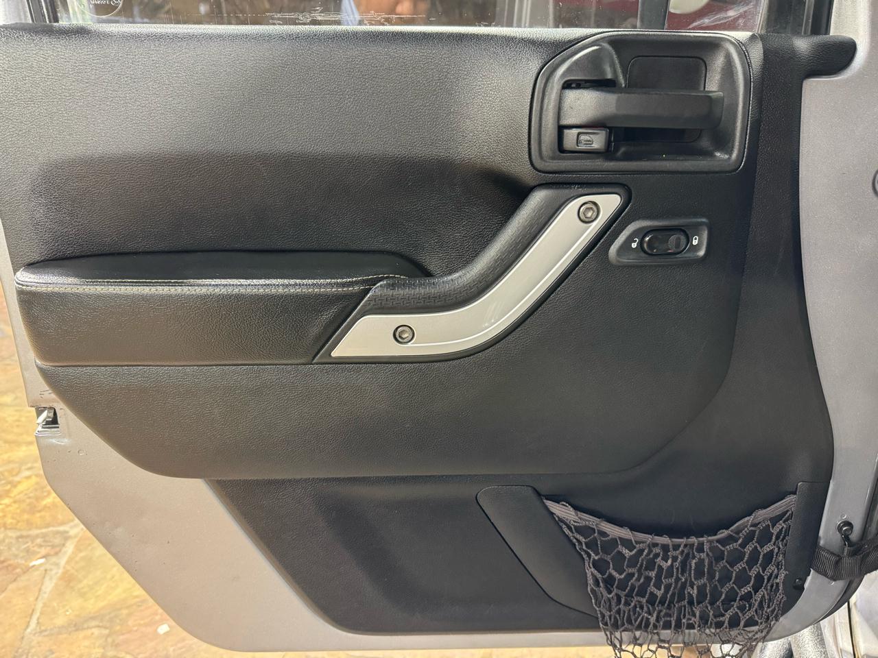 Jeep Wrangler Unlimited 4WD 4dr Freedom Edition *Ltd Avail* 2013